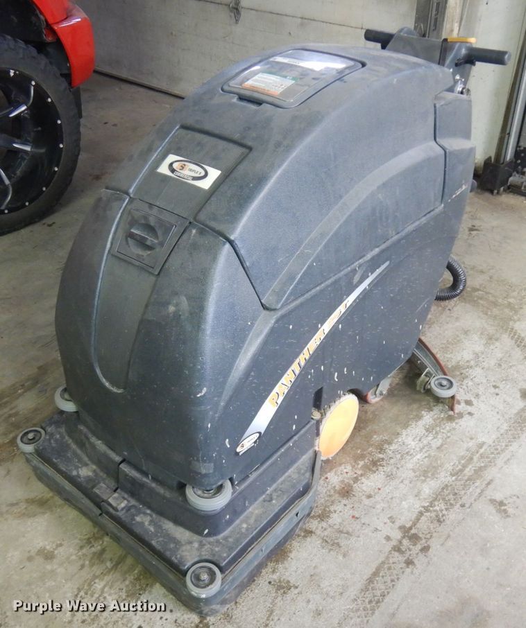 image for item IO9659 2010 Triple S Panther 26T  floor scrubber