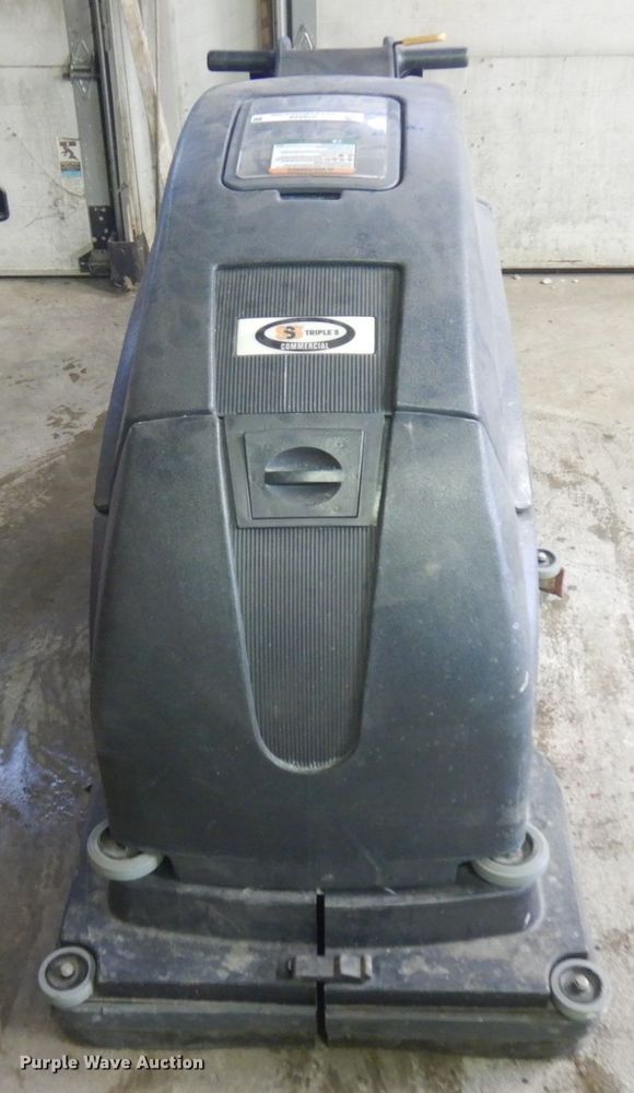 image for item IO9659 2010 Triple S Panther 26T  floor scrubber