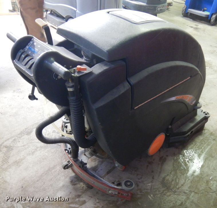 image for item IO9659 2010 Triple S Panther 26T  floor scrubber