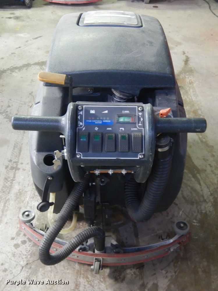 image for item IO9659 2010 Triple S Panther 26T  floor scrubber