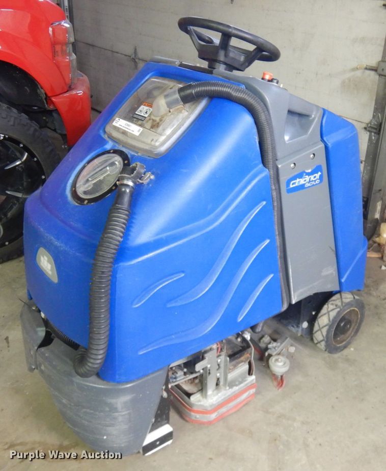 image for item IO9661 Chariot Iscrub  24" W floor scrubber