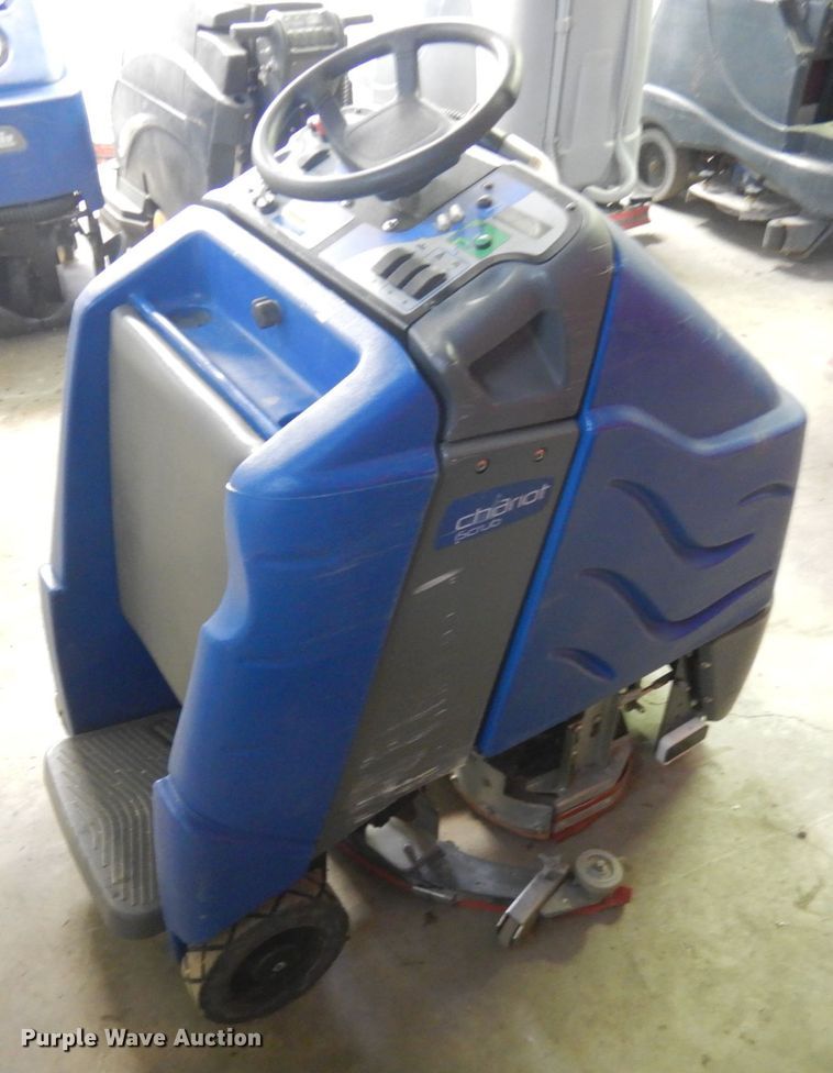 image for item IO9661 Chariot Iscrub  24" W floor scrubber