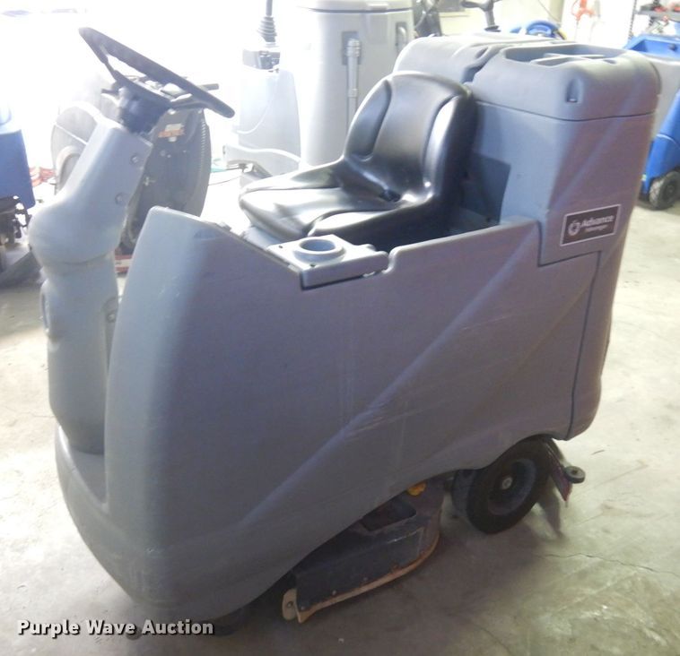 image for item IO9663 Nilfisk Advance Advenger 2810D  24" W floor scrubber