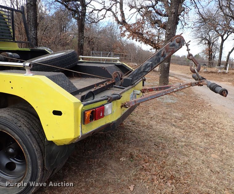 image for item IS9333 2001 Chevrolet Silverado 3500HD  tow truck