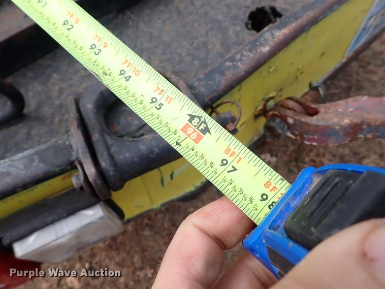 image for item IS9333 2001 Chevrolet Silverado 3500HD  tow truck