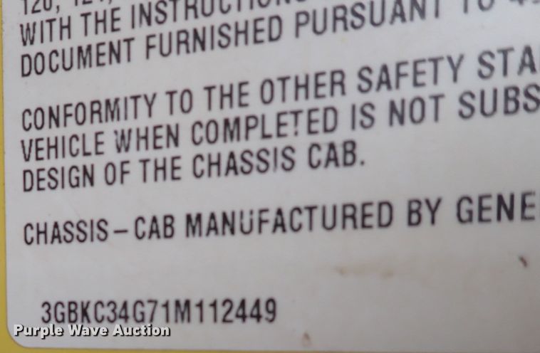 image for item IS9333 2001 Chevrolet Silverado 3500HD  tow truck