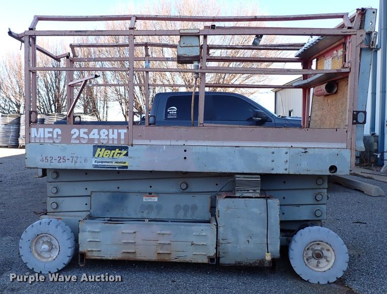 image for item IS9334 1997 Mec 254HT  scissor lift