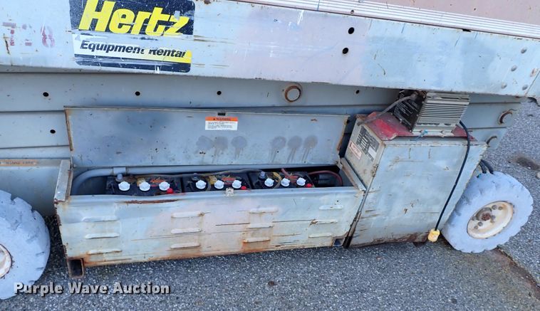 image for item IS9334 1997 Mec 254HT  scissor lift