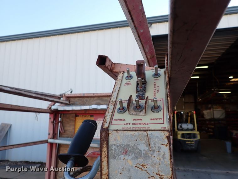 image for item IS9334 1997 Mec 254HT  scissor lift