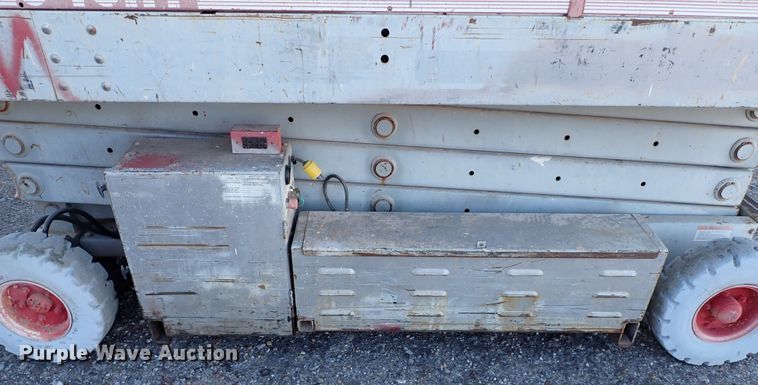 image for item IS9335 1997 Mec 2548HT  scissor lift