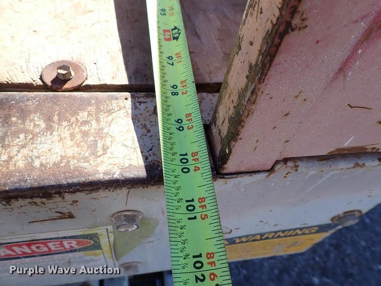 image for item IS9335 1997 Mec 2548HT  scissor lift