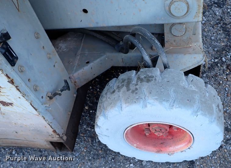 image for item IS9335 1997 Mec 2548HT  scissor lift