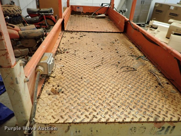 image for item IS9338 JLG 2032E2  scissor lift