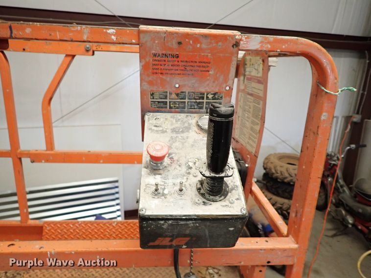 image for item IS9338 JLG 2032E2  scissor lift