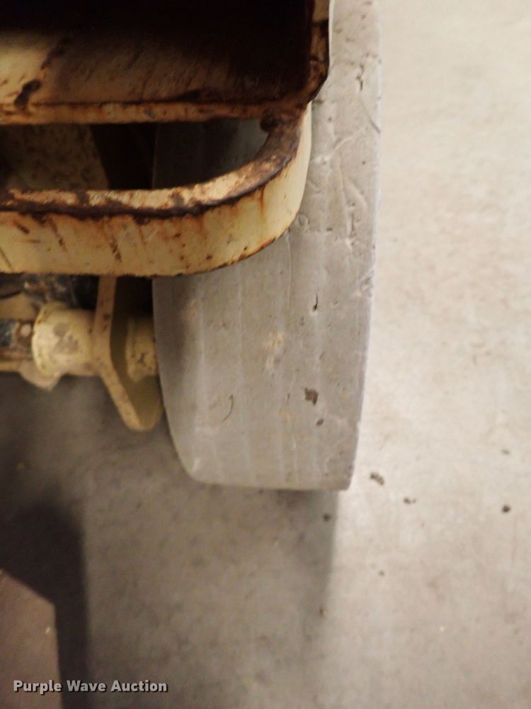 image for item IS9338 JLG 2032E2  scissor lift