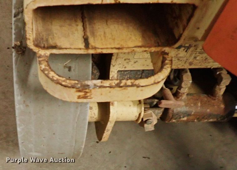 image for item IS9338 JLG 2032E2  scissor lift