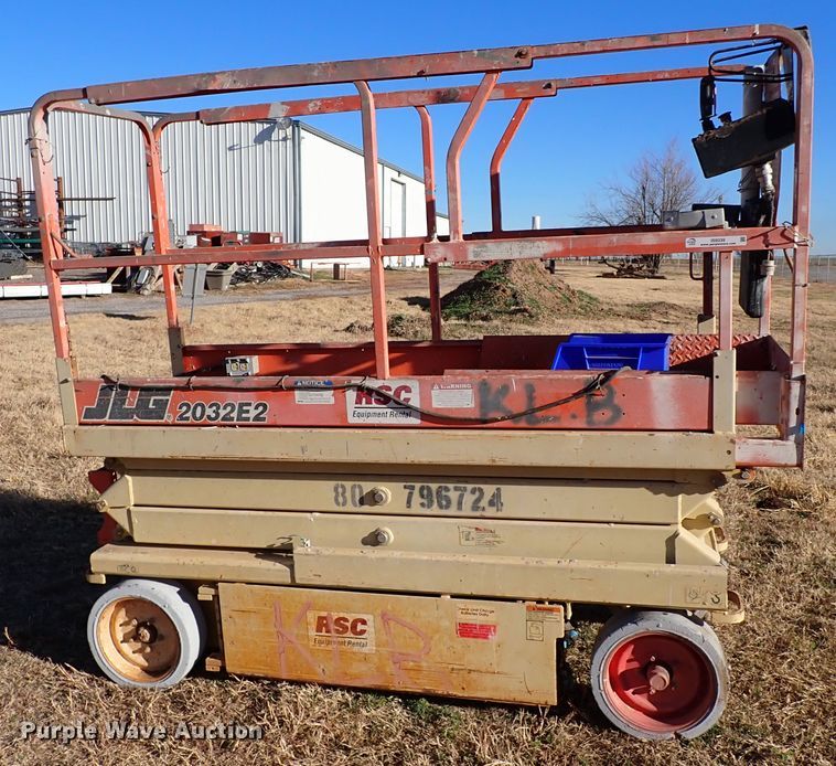 image for item IS9339 JLG 2032E2  scissor lift