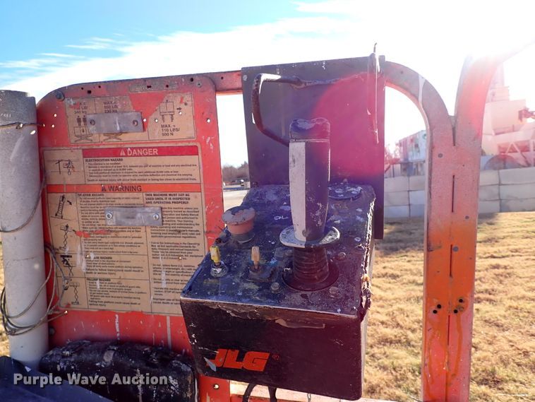 image for item IS9339 JLG 2032E2  scissor lift