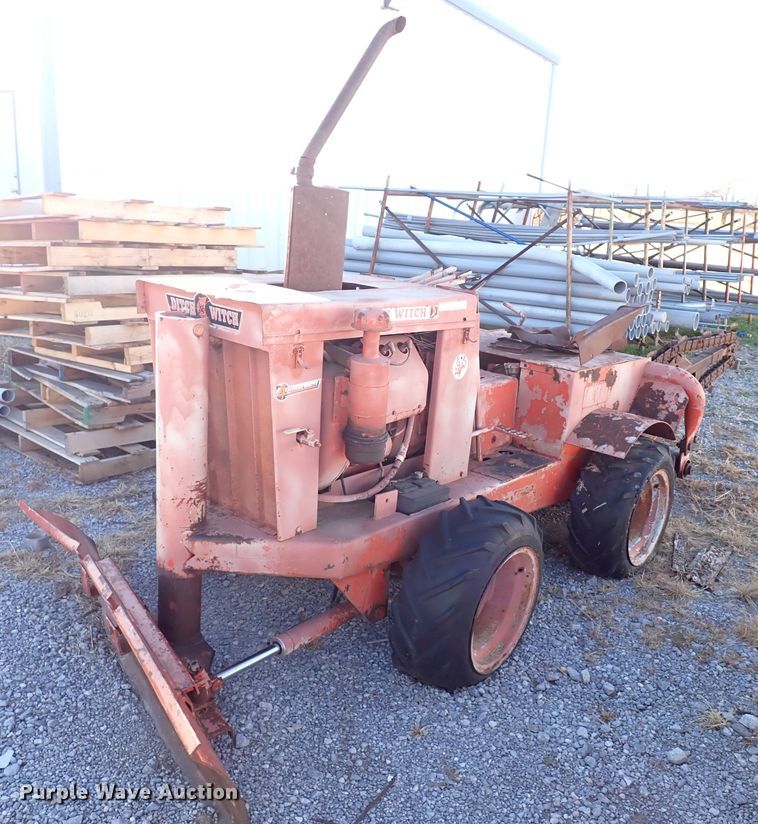 image for item IS9340 Ditch Witch V30  trencher