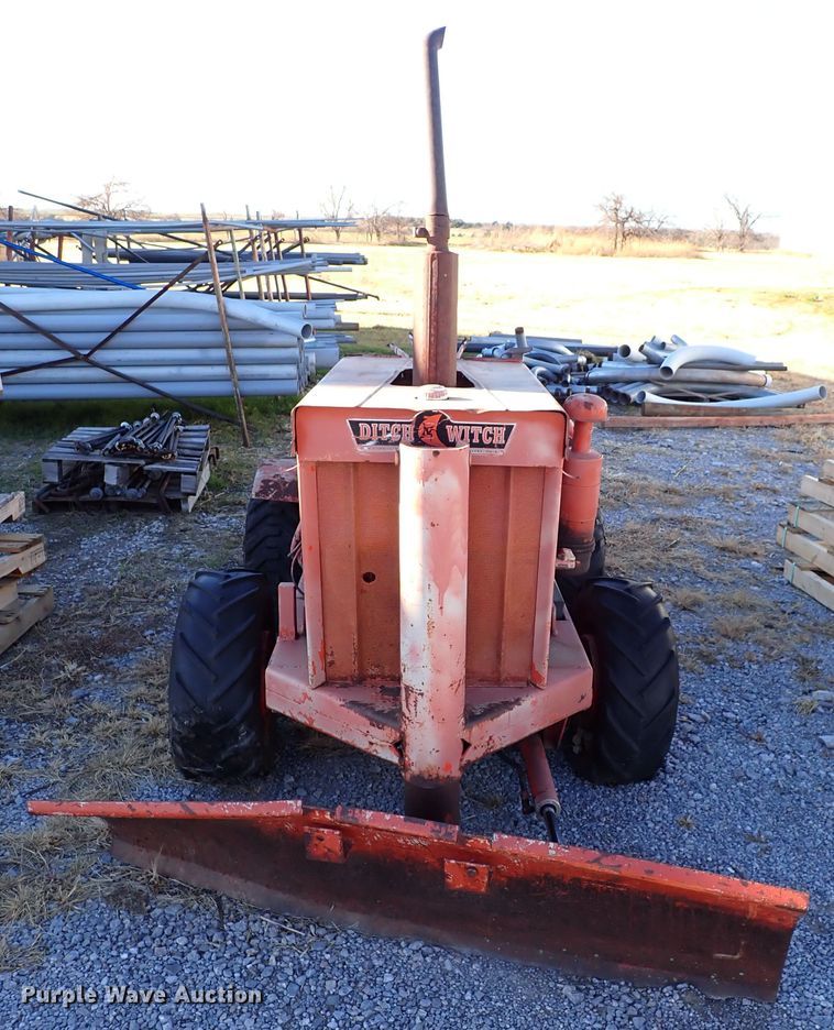 image for item IS9340 Ditch Witch V30  trencher