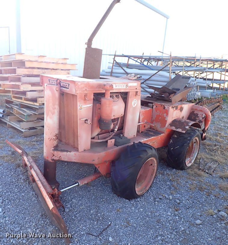 image for item IS9340 Ditch Witch V30  trencher
