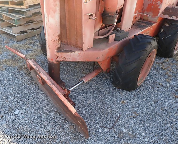 image for item IS9340 Ditch Witch V30  trencher