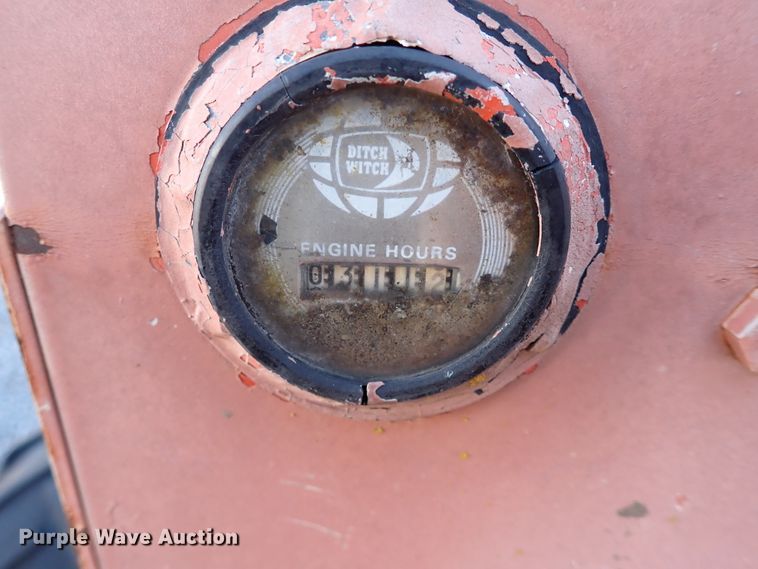 image for item IS9340 Ditch Witch V30  trencher