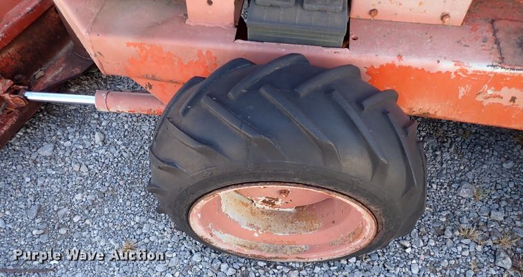 image for item IS9340 Ditch Witch V30  trencher