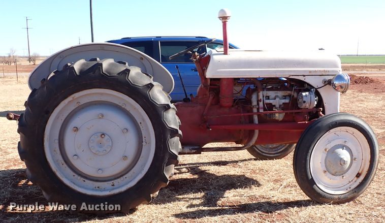 image for item IS9346 Ford 9N  tractor