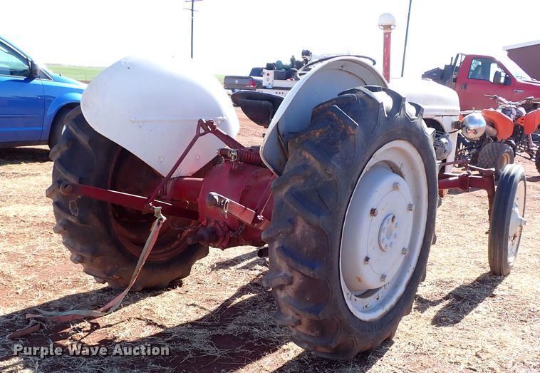 image for item IS9346 Ford 9N  tractor