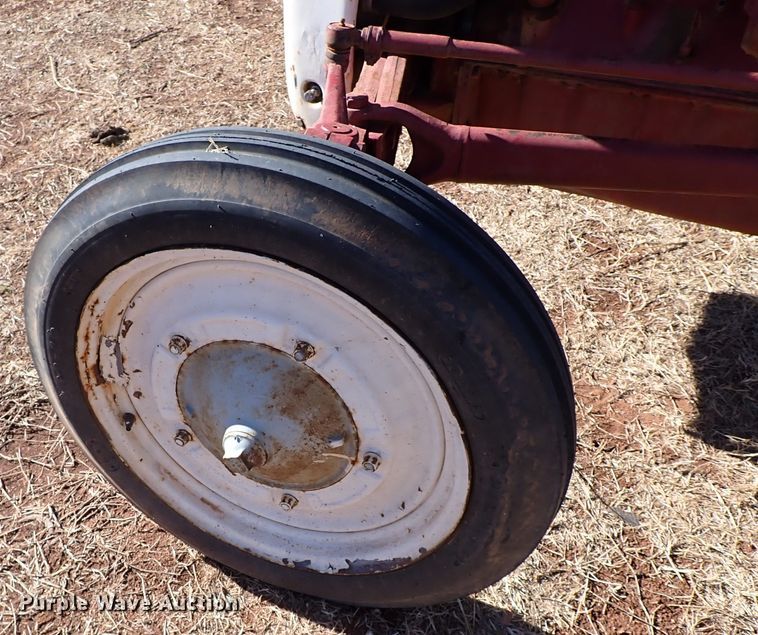 image for item IS9346 Ford 9N  tractor