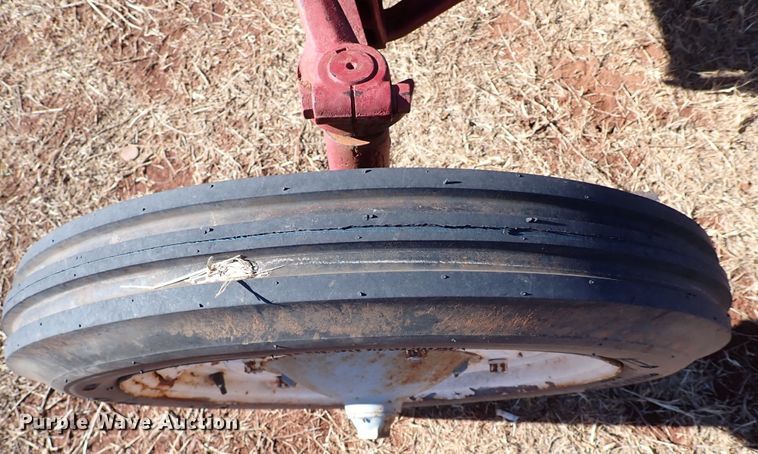 image for item IS9346 Ford 9N  tractor