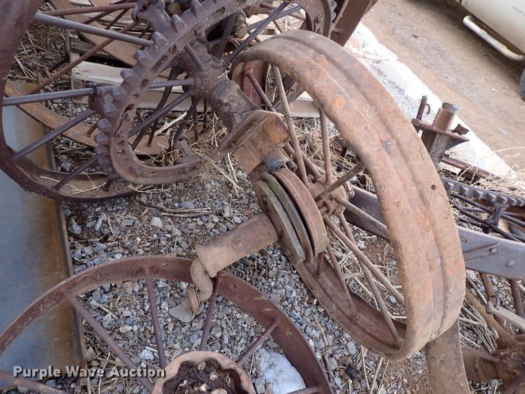 image for item IS9361 Approximately 8 wagon wheels