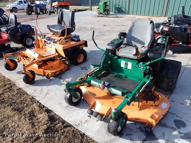 image for item IS9383 (2) ZTR lawn mowers