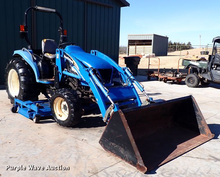 image for item IS9384 New Holland TC40DA  MFWD tractor