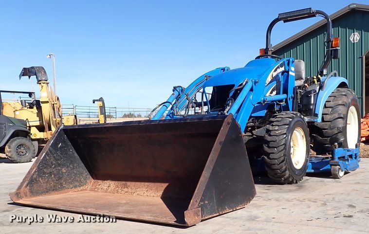 image for item IS9384 New Holland TC40DA  MFWD tractor