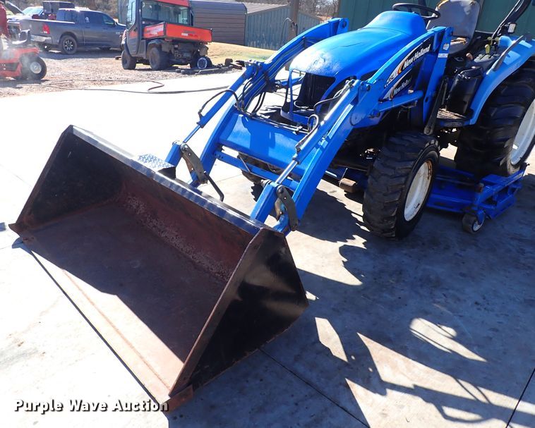 image for item IS9384 New Holland TC40DA  MFWD tractor