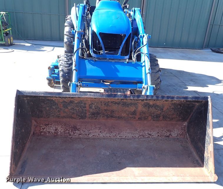 image for item IS9384 New Holland TC40DA  MFWD tractor