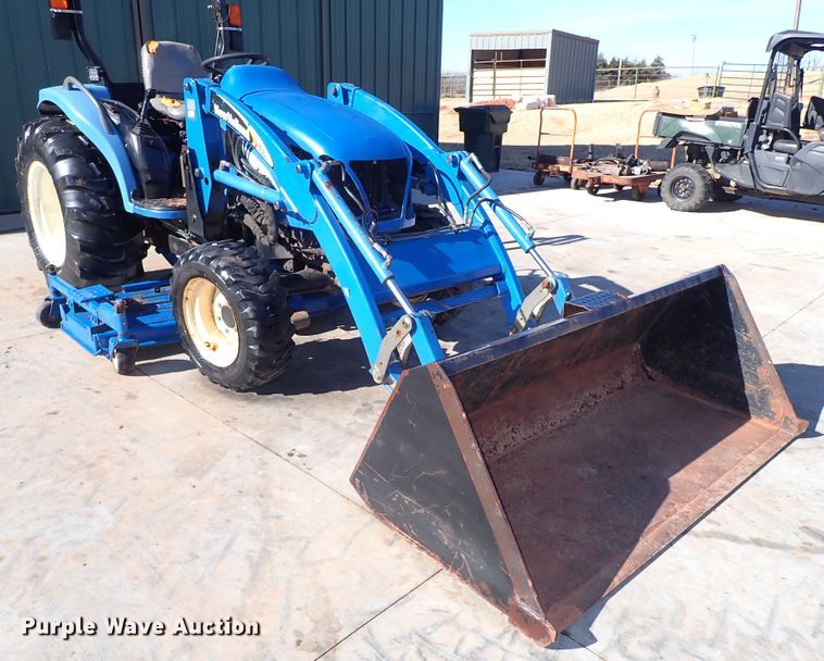 image for item IS9384 New Holland TC40DA  MFWD tractor