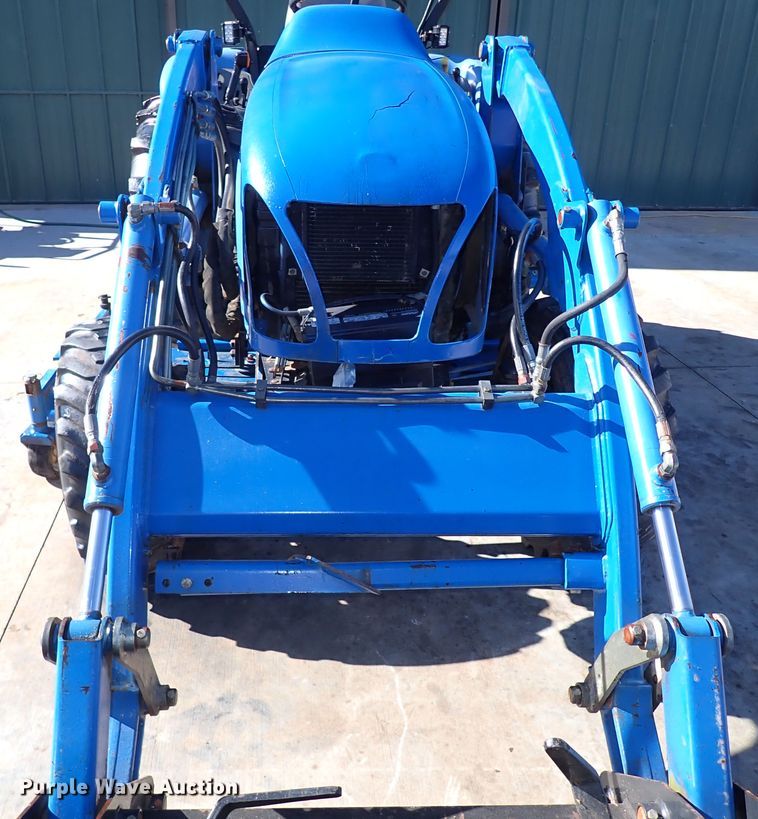 image for item IS9384 New Holland TC40DA  MFWD tractor