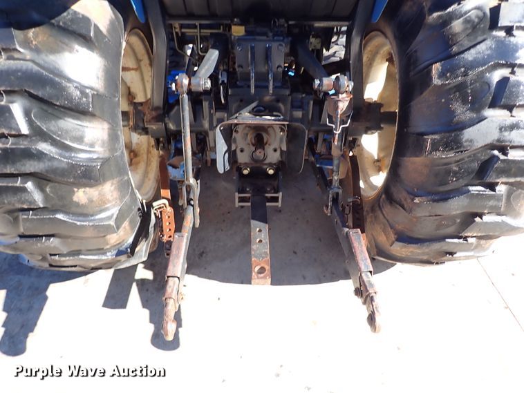 image for item IS9384 New Holland TC40DA  MFWD tractor