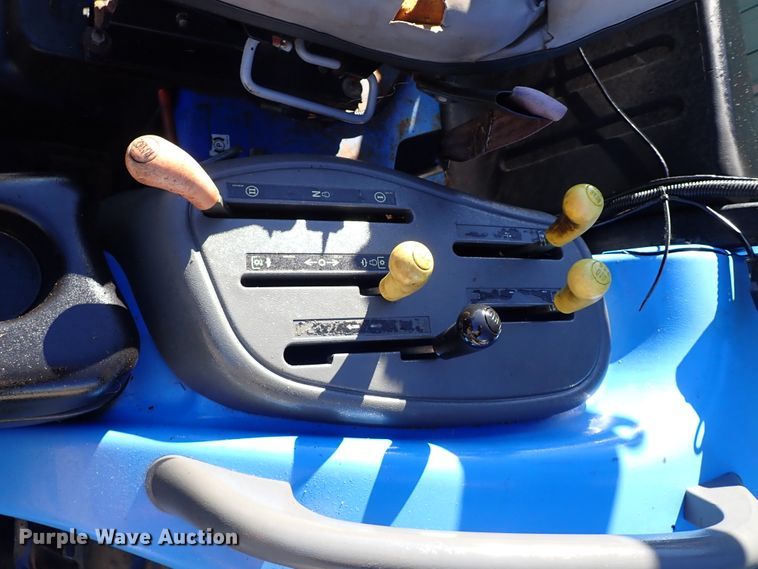 image for item IS9384 New Holland TC40DA  MFWD tractor