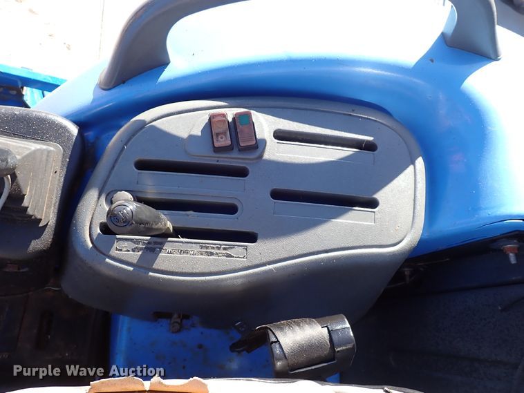 image for item IS9384 New Holland TC40DA  MFWD tractor