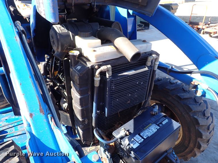 image for item IS9384 New Holland TC40DA  MFWD tractor