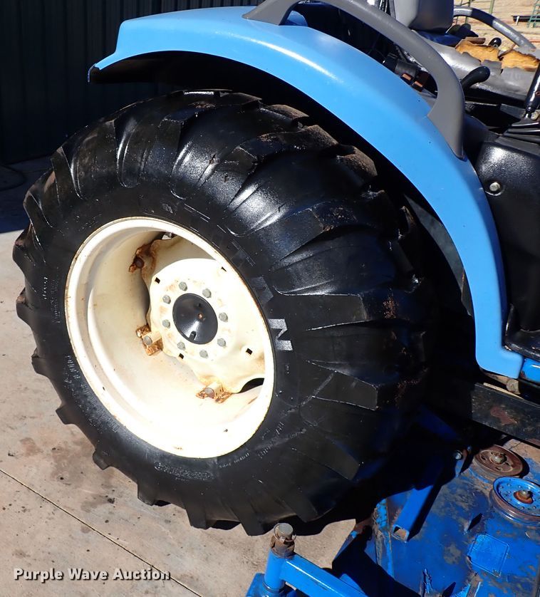 image for item IS9384 New Holland TC40DA  MFWD tractor