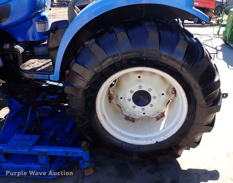 image for item IS9384 New Holland TC40DA  MFWD tractor