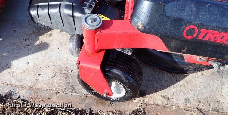 image for item IS9389 (3) lawn mowers