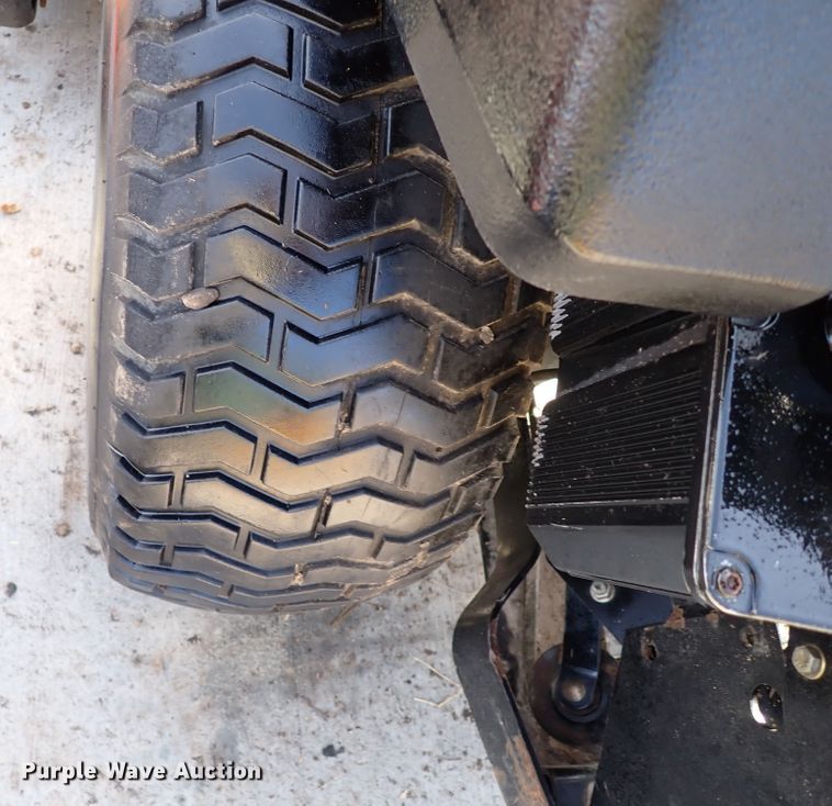 image for item IS9389 (3) lawn mowers