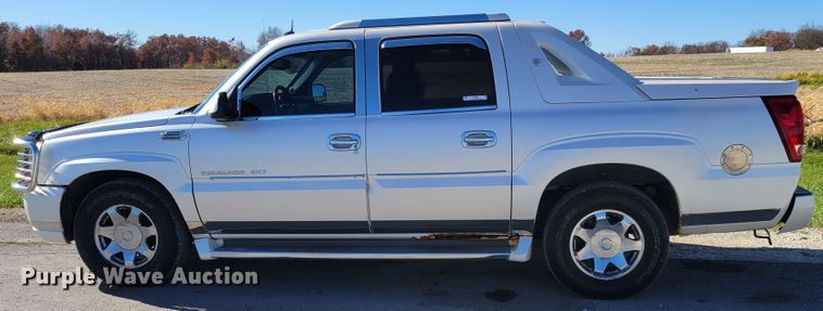 image for item IV9599 2004 Cadillac Escalade EXT  Crew Cab pickup truck