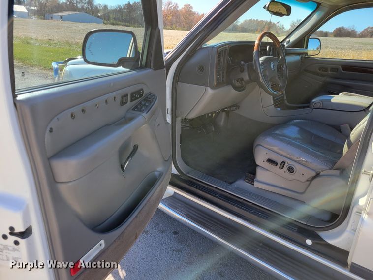 image for item IV9599 2004 Cadillac Escalade EXT  Crew Cab pickup truck